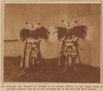 300387 Afbeelding van de koning van Tezcuco (voorgesteld door C.C.V. van Boetzelaer) en de koning van Tacuba, spelers ...